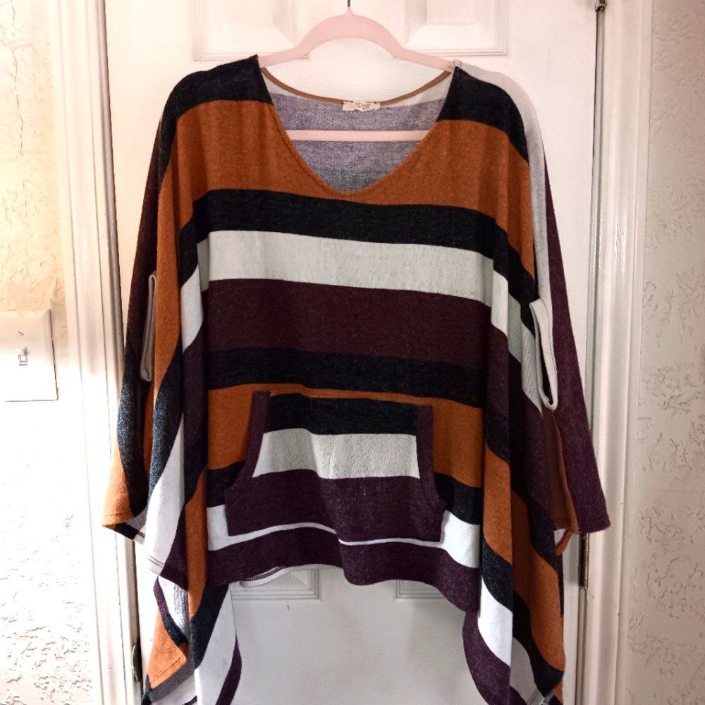 BOUTIQUE Oddy open pull over drape cover with arm openings